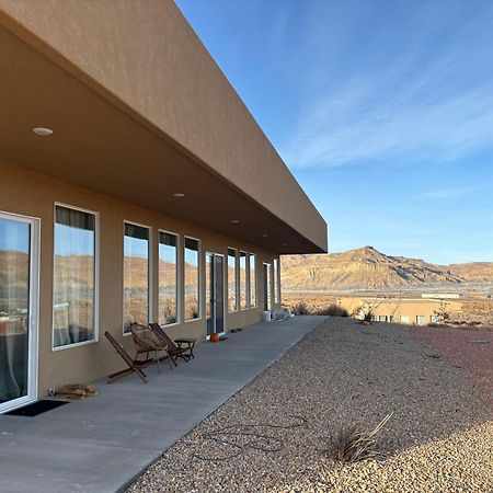 Page Arizona Border Town- Grand Serenity Room With Mesa Views Big Water Extérieur photo