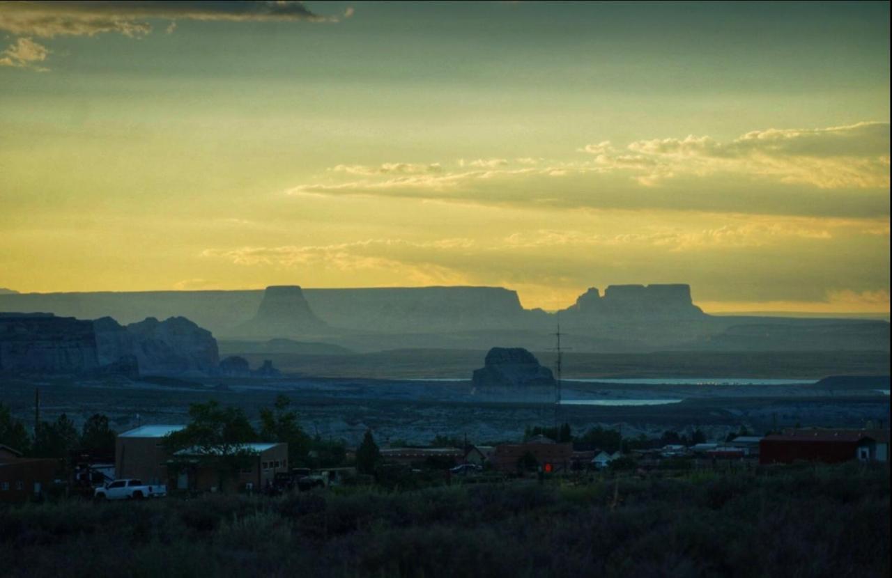 Page Arizona Border Town- Grand Serenity Room With Mesa Views Big Water Extérieur photo