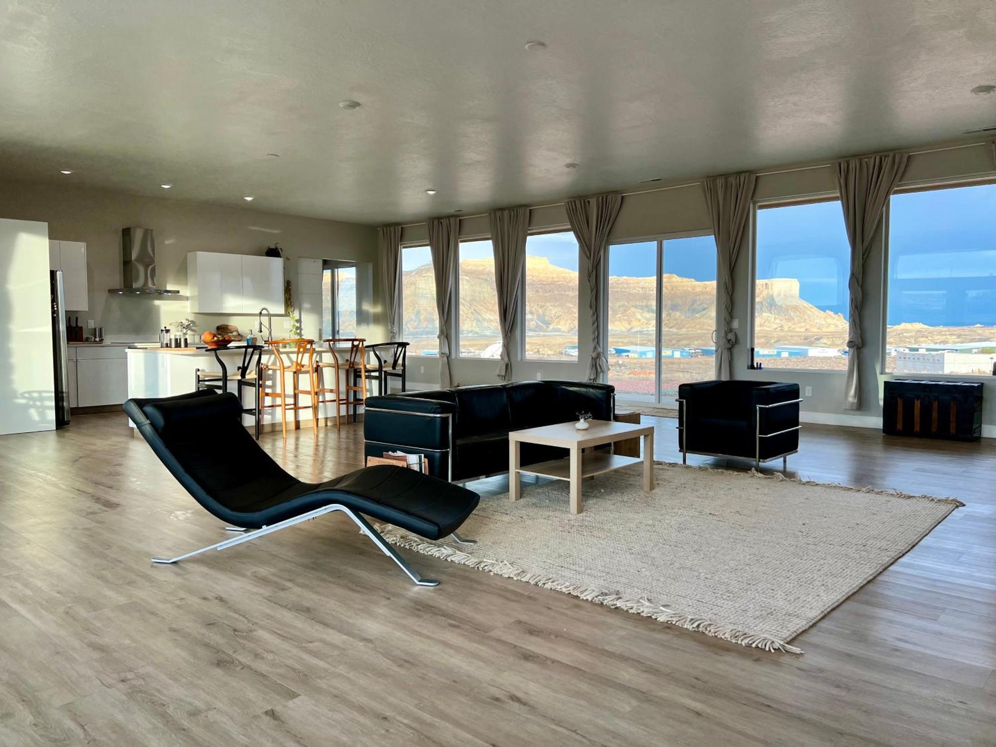 Page Arizona Border Town- Grand Serenity Room With Mesa Views Big Water Extérieur photo